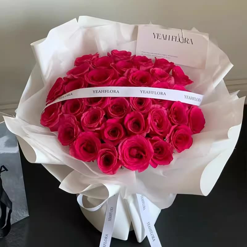 33朵弗洛伊德玫瑰，